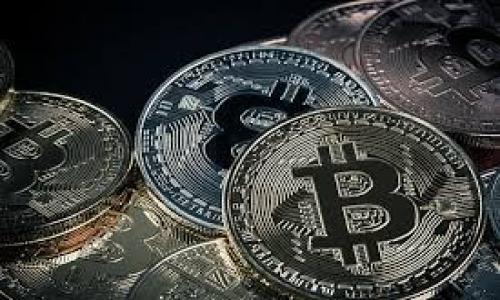 数字货币硬钱包详解：保护你的资产安全的最佳选择  
guaijianzi数字货币, 硬钱包, 资产安全, 比特币/guanjianci

## 内容主体大纲

1. **引言**
   - 介绍数字货币的兴起和发展趋势
   - 引入硬钱包的概念

2. **数字货币硬钱包的定义和作用**
   - 硬钱包的技术原理
   - 为什么选择硬钱包而不是其他钱包

3. **硬钱包的分类**
   - 冷钱包与热钱包
   - 硬件钱包与纸钱包
   - 市面上常见的硬钱包品牌

4. **硬钱包的使用指南**
   - 购买硬钱包的注意事项
   - 硬钱包的设置和使用流程

5. **硬钱包的安全性**
   - 硬钱包如何保护数字资产
   - 防止黑客攻击和物理损坏的方法

6. **数字货币硬钱包的优缺点**
   - 硬钱包的优势
   - 硬钱包的局限性

7. **未来数字货币硬钱包的发展趋势**
   - 市场变化
   - 新技术的应用

8. **总结与建议**
   - 如何根据个人需求选择硬钱包
   - 硬钱包的使用小贴士

---

### 1. 引言

随着区块链技术的迅猛发展，数字货币逐渐走入了大众的视野。从比特币到以太坊，越来越多的人开始投资和使用这些虚拟货币。但随着数字资产的增加，保护资产安全成为了重要议题。在众多的数字货币存储方式中，硬钱包因其高安全性而备受青睐。

本篇文章将深入探讨数字货币硬钱包，包括其定义、作用、分类、安全性以及未来的发展趋势。让我们一起揭开数字货币硬钱包的神秘面纱，帮助您更好地保护您的数字资产。

### 2. 数字货币硬钱包的定义和作用

硬钱包的技术原理
数字货币硬钱包是一种为存储数字资产而设计的物理设备。它能安全地生成和存储比特币等数字货币的私钥，确保用户的资产不会因网络攻击而丢失。硬钱包通过离线存储私钥，提供高水平的安全性。

为什么选择硬钱包而不是其他钱包
与软件钱包相比，硬钱包具有几个显著优点。它们不直接连接到互联网，这使得黑客很难侵入。即使在不安全的网络环境下，硬钱包也能有效保护用户的数字资产。此外，硬钱包通常还具备强大的抗篡改功能，一旦被劫持或开封，用户会立即收到警告。

### 3. 硬钱包的分类

冷钱包与热钱包
根据连接互联网的方式，数字钱包可以分为热钱包和冷钱包。热钱包是指连接互联网的数字钱包，适合日常交易，但安全性较低。冷钱包则是断网的设备，如硬钱包或纸钱包，更适合长期存储大量数字资产。

硬件钱包与纸钱包
硬件钱包是一种专用设备，通常有屏幕和按键，允许用户安全地管理其数字货币。而纸钱包则是将私钥和公钥打印在纸上，虽然便宜且简单，但在防水、防火和易碎性方面较弱。

市面上常见的硬钱包品牌
市面上有多个知名的硬钱包品牌，包括Ledger、Trezor和KeepKey等。每种硬钱包都有独特的特点和功能，用户可以根据自己的需求选择合适的产品。

### 4. 硬钱包的使用指南

购买硬钱包的注意事项
选择硬钱包时，首先要考虑品牌的信誉和产品的口碑。由于市场上存在一些劣质产品，选择知名品牌将更有保障。此外，查看用户的评论和评价也是选购时的重要参考。

硬钱包的设置和使用流程
设置硬钱包通常包括几个步骤：首先，连接硬钱包到计算机或移动设备上，下载相关软件，然后按照提示设置PIN码和恢复种子。完成设置后，用户可以通过该设备安全地管理他们的数字资产。

### 5. 硬钱包的安全性

硬钱包如何保护数字资产
硬钱包采用多种方式保护用户的数字资产，包括使用加密技术、物理隔离和多重身份验证等。这些措施能最大程度上降低资产被盗的风险。

防止黑客攻击和物理损坏的方法
建议用户在硬钱包的使用过程中，定期备份私钥，并将其保存在安全的地方。用户应避免将硬钱包与共享计算机或公用网络连接，以降低被黑客攻击的风险。

### 6. 数字货币硬钱包的优缺点

硬钱包的优势
硬钱包最大的优势在于其安全性高，以及可以存储多种类型的数字资产。它适合长期投资或存储大量数字货币的用户。此外，硬钱包的便携性使得用户在需要时可以轻松访问自己的资产。

硬钱包的局限性
然而，硬钱包也有其局限性，如购买成本较高、需要一些技术知识才能使用，以及一旦遗忘或丢失恢复种子，可能导致资产永久性丢失。

### 7. 未来数字货币硬钱包的发展趋势

市场变化
随着数字货币市场的持续发展，硬钱包的需求也在不断上升。预计未来会有更多用户认识到数字资产保护的重要性，选择硬钱包作为首选存储解决方案。

新技术的应用
未来，硬钱包可能会结合生物识别技术、人工智能等新技术，以进一步提升安全性和使用便捷性。此外，硬钱包的外观设计和用户体验也可能不断。

### 8. 总结与建议

如何根据个人需求选择硬钱包
选择硬钱包时，应根据个人的投资规模、技术能力和安全需求来进行选择。如果是小额投资，简单易用的硬钱包就足够；如需要存储大量资产，选择支持多币种的高端硬钱包将更合适。

硬钱包的使用小贴士
在使用硬钱包时，用户应定期更新硬钱包固件，确保设备的安全性。同时，保持对恢复种子和PIN码的妥善保护是非常重要的。

---

### 相关问题

#### 1. 硬钱包与软件钱包有什么区别？

#### 2. 如何选择适合自己的硬钱包品牌？

#### 3. 硬钱包是不是绝对安全的？

#### 4. 使用硬钱包需要哪些注意事项？

#### 5. 硬钱包丢失或损坏后如何恢复资产？

#### 6. 硬钱包的存储容量有限吗？

#### 7. 硬钱包未来可能会有什么新技术应用？